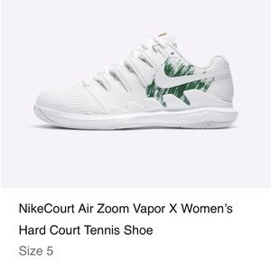 NikeCourt Air Zoom Vapor X - Women’s Size 5